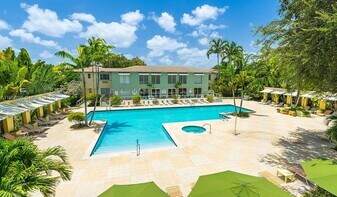 5215 NE 3rd Ct in Miami, FL - Building Photo