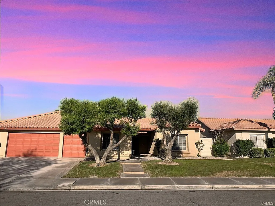 44240 Camino Lavanda in La Quinta, CA - Foto de edificio