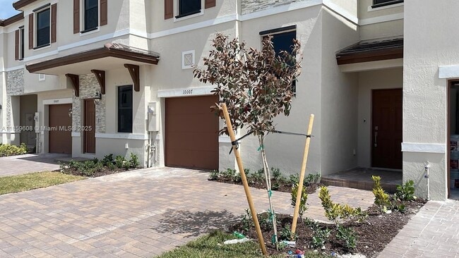 10007 SW 231st Ln in Cutler Bay, FL - Building Photo - Building Photo