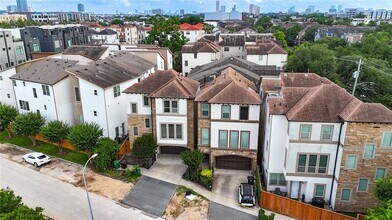 5711 Allen St in Houston, TX - Foto de edificio - Building Photo