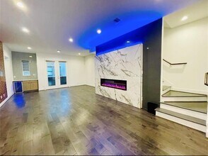 5855 Dolores St in Houston, TX - Building Photo - Building Photo