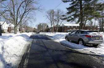 CCA Lafayette Park in Elmwood Park, NJ - Building Photo - Building Photo