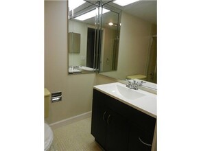 3250 N Palm Aire Dr in Pompano Beach, FL - Building Photo - Building Photo