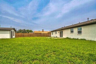 809 Michelle Dr in Everman, TX - Building Photo - Building Photo