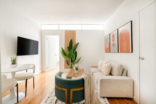 444 W 48th St in New York, NY - Building Photo