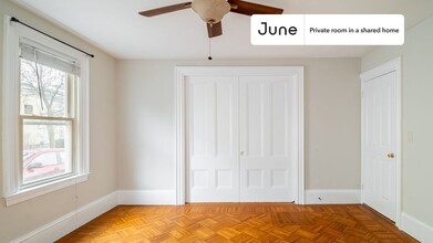 Private bedroom in 3 bed/1 bath Home in Boston, MA - Building Photo - Building Photo