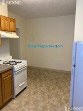 6 Cypress St, Unit 2 in Somerville, MA - Foto de edificio - Building Photo