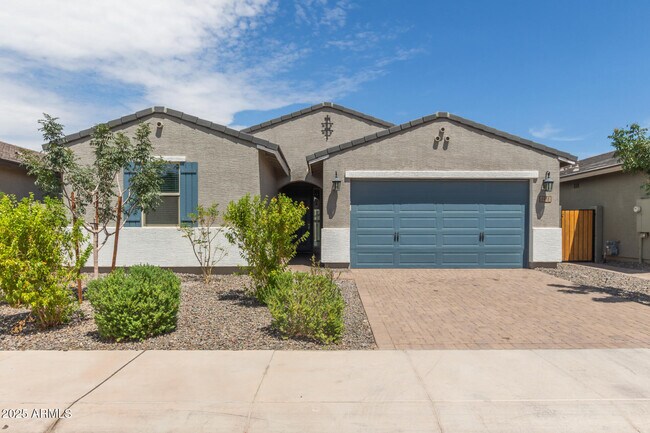 6918 W Winston Dr in Phoenix, AZ - Building Photo - Building Photo