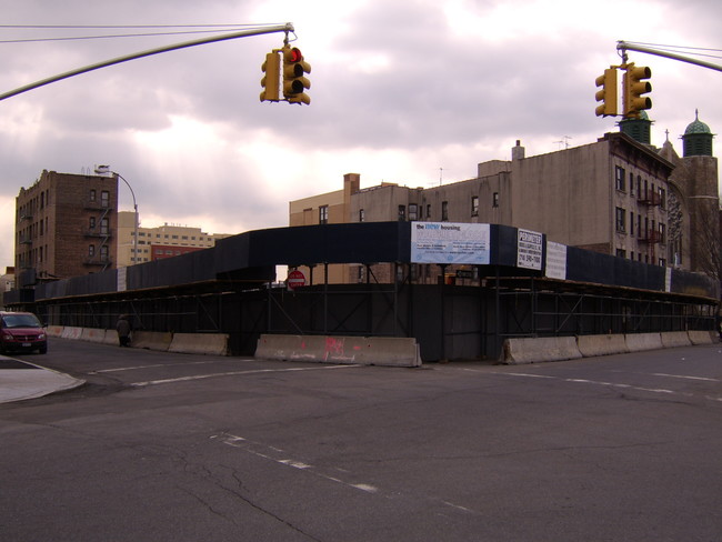 Crotona Senior Apartments in Bronx, NY - Foto de edificio - Other