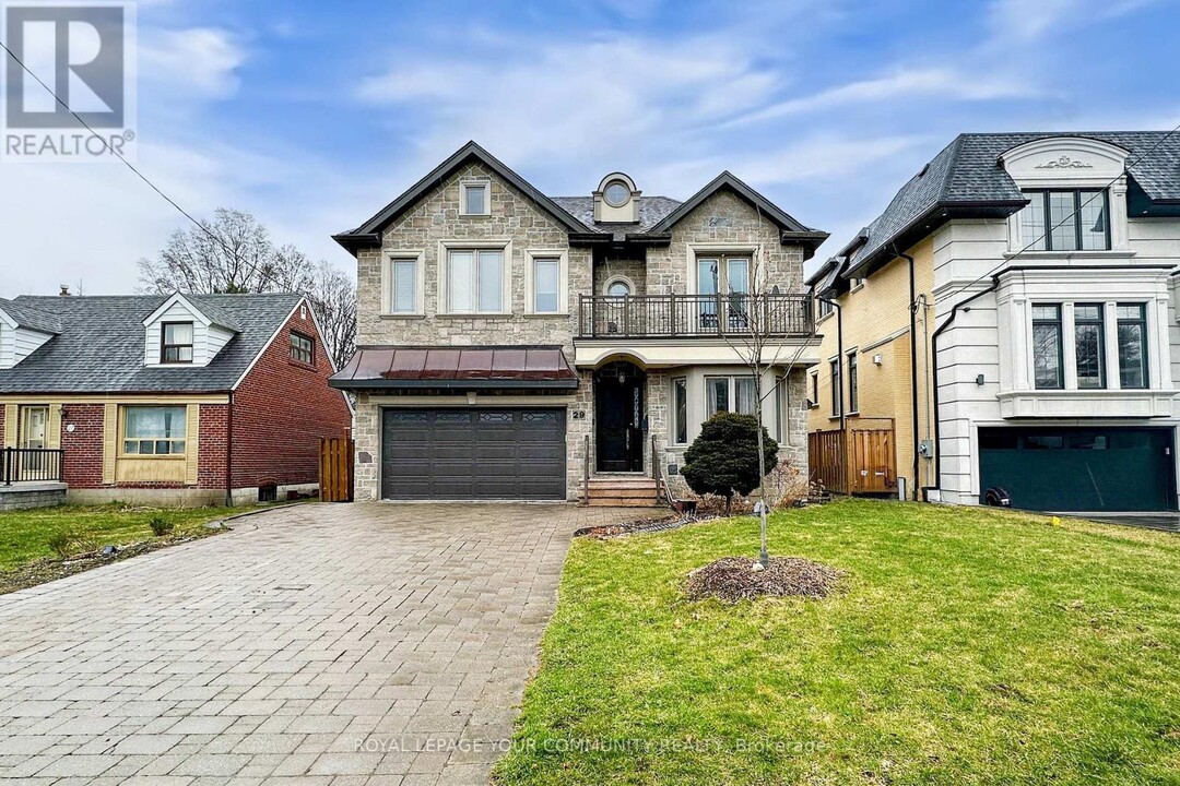 29 Lurgan Dr in Toronto, ON - Building Photo