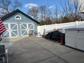 1977 Miller Pl, Unit 2 in Merrick, NY - Building Photo - Building Photo