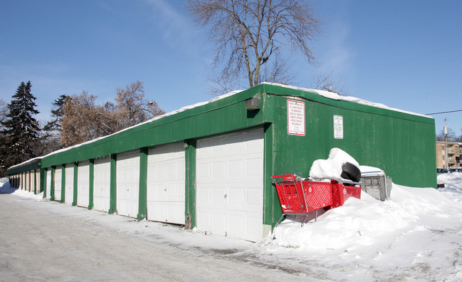 Village Green in St. Paul, MN - Building Photo - Building Photo