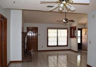 702 Leeward Dr in Deltona, FL - Building Photo - Building Photo