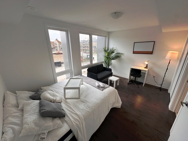 80 Green Gardens Blvd in Toronto, ON - Building Photo - Building Photo