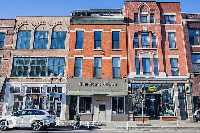 1470 N Milwaukee Ave