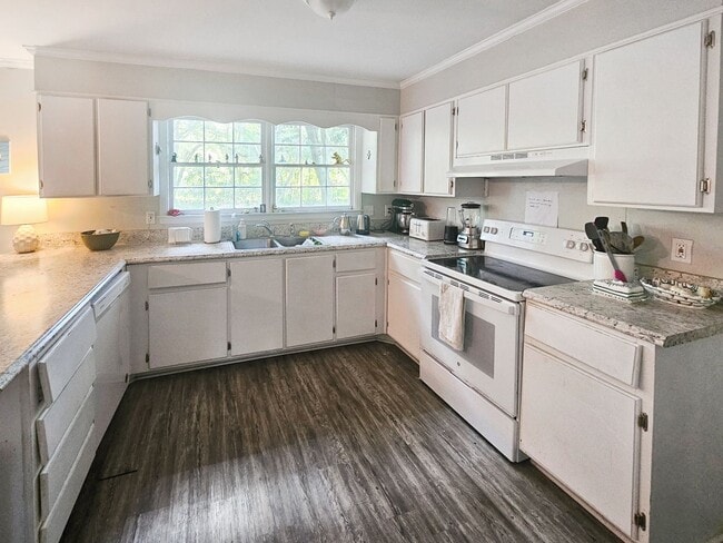 8419 Old Montgomery Rd in Savannah, GA - Building Photo - Building Photo