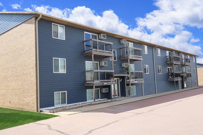Cleveland Heights Apartments in Sioux Falls, SD - Building Photo - Building Photo
