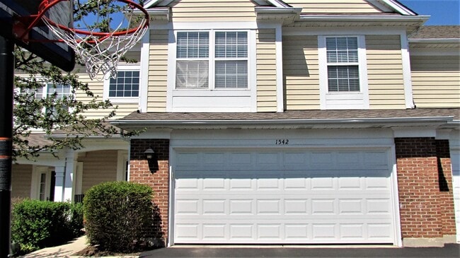 1542 E Chivalry Ct