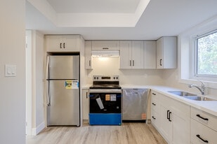 64 Collete Crescent in Barrie, ON - Building Photo