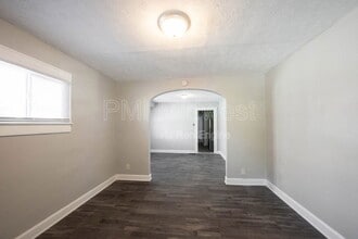 915 N Drexel Ave in Indianapolis, IN - Foto de edificio - Building Photo