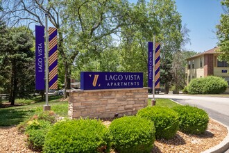 Lago Vista in St. Charles, MO - Foto de edificio - Building Photo