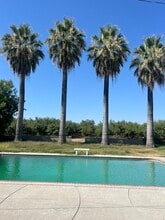 7731 E Keyes Rd in Hughson, CA - Foto de edificio - Building Photo