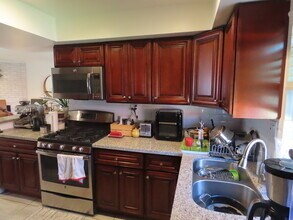 11337 Nebraska Ave, Unit 304 in Los Angeles, CA - Building Photo - Building Photo