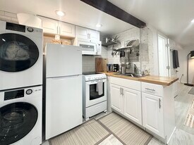 44 Woodbine St, Unit B in Providence, RI - Building Photo