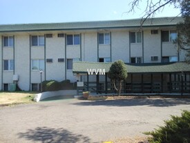 8822 E Florida Ave in Aurora, CO - Building Photo