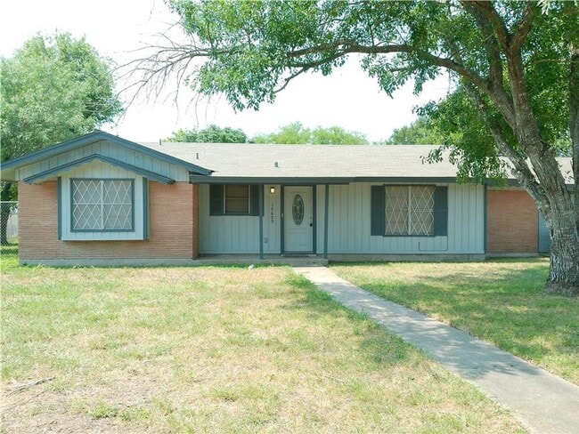 property at 10609 Kingwood Dr