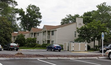 The Crossings at Bramblewood in Richmond, VA - Foto de edificio - Building Photo