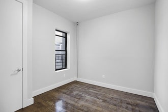 326 E 117th St in New York, NY - Foto de edificio - Building Photo