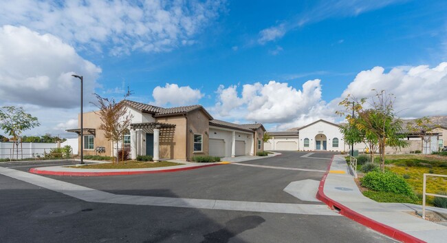 Eagle View Flats in Moreno Valley, CA - Foto de edificio - Building Photo