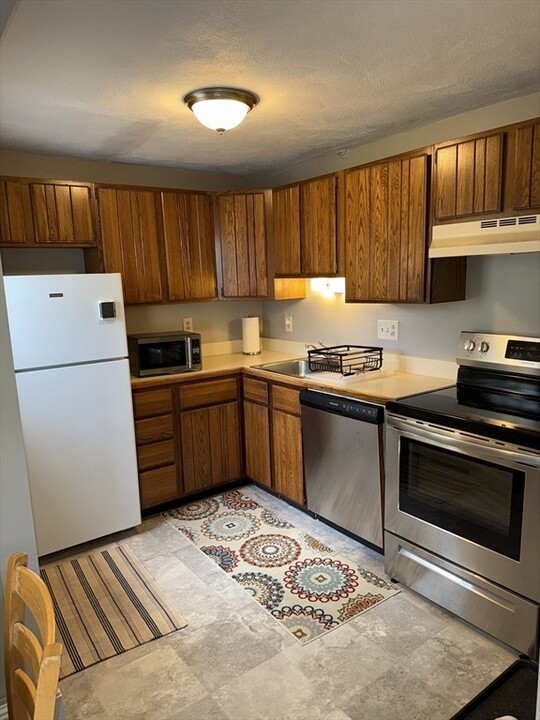 111 Main St in Wayland, MA - Building Photo