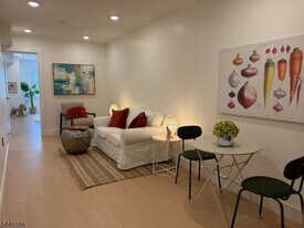 627 Valley Rd in Montclair, NJ - Building Photo