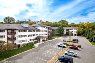 Parkway Cooperative in Burnsville, MN - Foto de edificio - Primary Photo