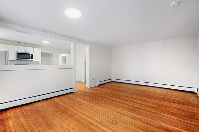5 Wood Ct-Unit -Unit 2 in Plymouth, CT - Foto de edificio - Building Photo