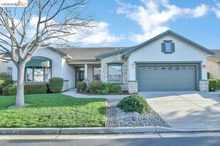 1503 Bismarck Ln in Brentwood, CA - Building Photo