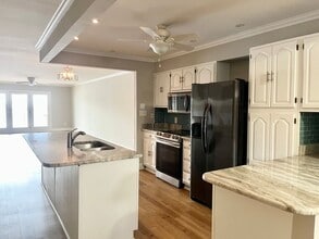 110 N Water St in Elizabeth City, NC - Building Photo - Building Photo