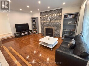 82 Windermere Crescent in Richmond Hill, ON - Building Photo - Building Photo