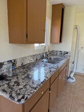 7130 Newell St, Unit B in Huntington Park, CA - Building Photo - Building Photo