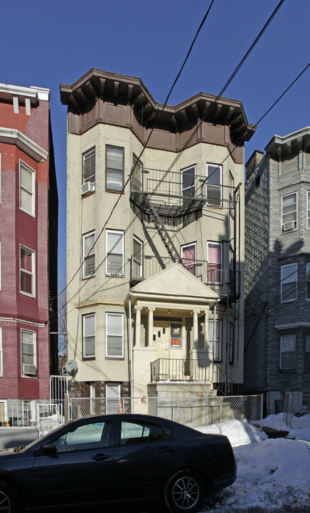 272 Virginia Ave in Jersey City, NJ - Building Photo