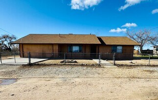 13860 Navarro Dr in Victorville, CA - Building Photo
