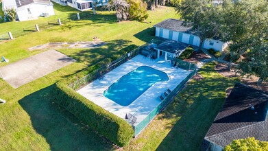 Oak Run Apartments in Zephyrhills, FL - Building Photo - Building Photo