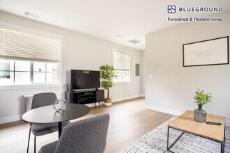 263 E Hedding St in San Jose, CA - Building Photo - Building Photo