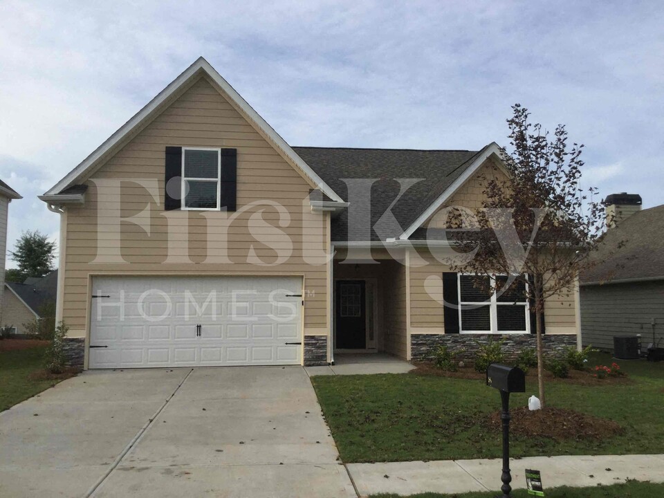 54 Village Pass in Newnan, GA - Building Photo