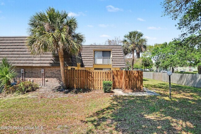 3915 Vista Oaks Cir NE in Palm Bay, FL - Foto de edificio - Building Photo