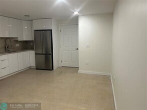 2865 SW 16th St in Fort Lauderdale, FL - Building Photo - Building Photo