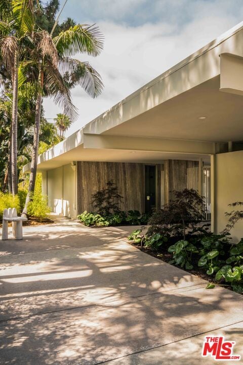 1865 Loma Vista Dr in Beverly Hills, CA - Building Photo - Building Photo