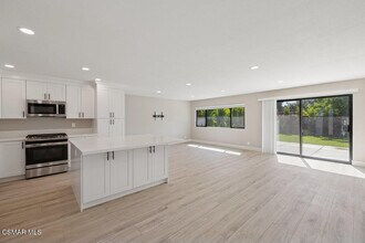 16 Alamar St in Thousand Oaks, CA - Building Photo - Building Photo